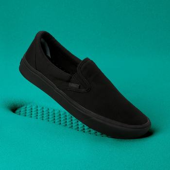 Férfi Vans Comfycush Slip-on Cipő VA0142739 Fekete